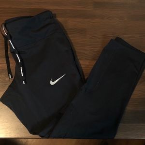 Nike cropped leggings